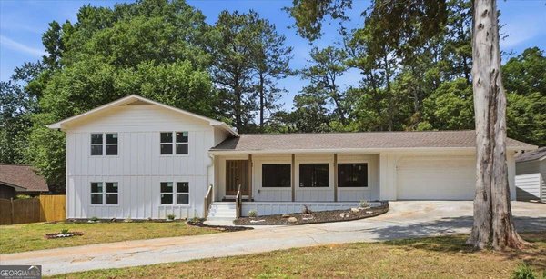 1073 Grayson Parkway, Grayson