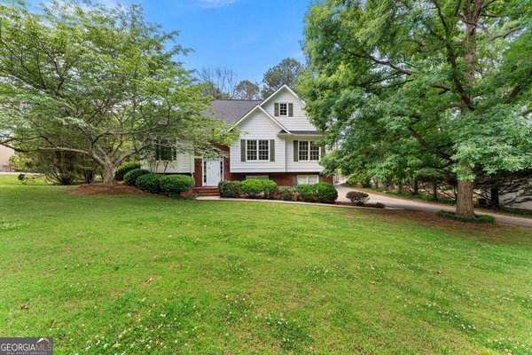 12 Lamplighter Cove Cartersville