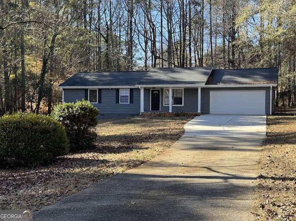65 Fair Oaks Drive Conyers