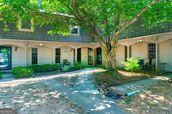 3099 Colonial Way, Atlanta