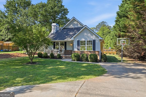 981 Hoyt Street, Cornelia