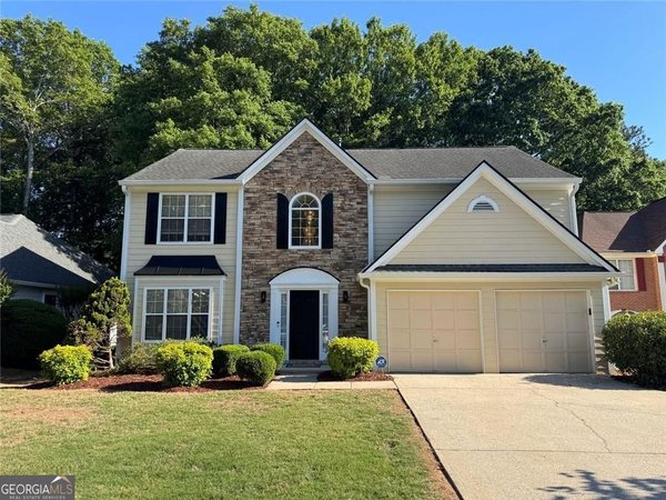 1075 Hidden Pond Lane Roswell