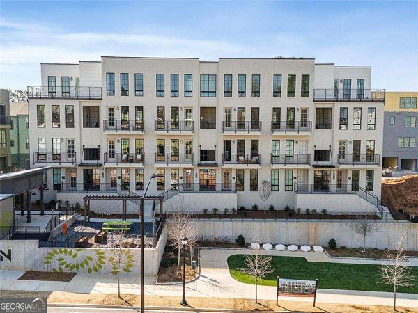 990 Bibbs Circle, Atlanta