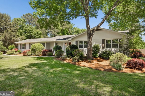 230 Chateau Drive Fayetteville
