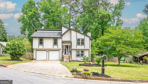 10175 Old Woodland Entry, Johns Creek