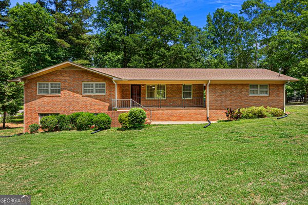 380 Pine Valley Drive, Royston