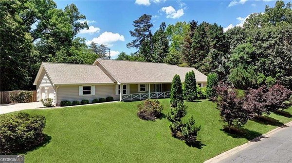 2861 Interlaken Drive Marietta