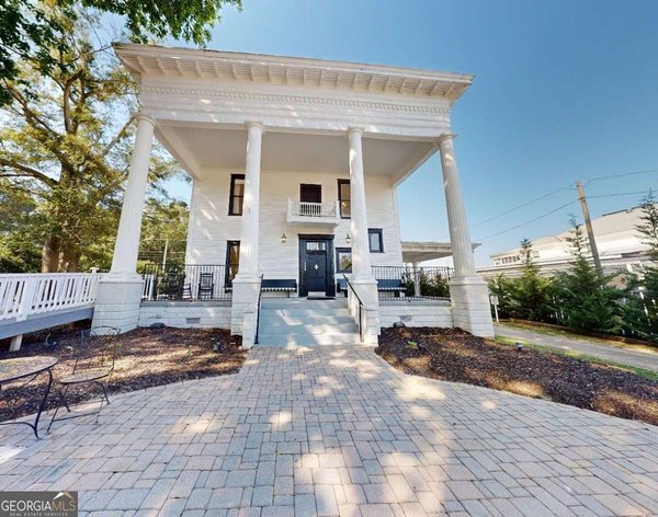 1029 Elm Street Commerce
