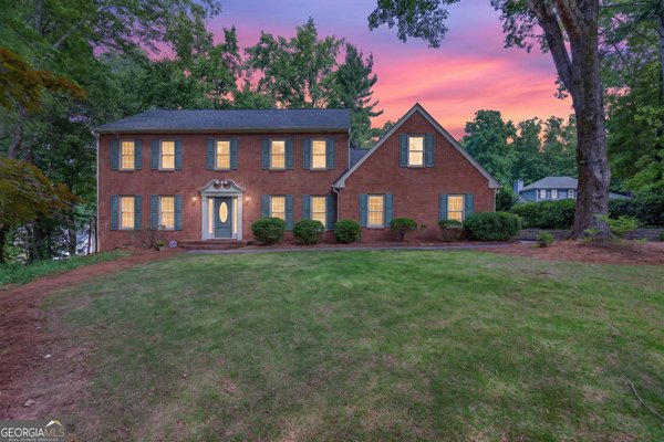 233 Shadowlake Court Marietta