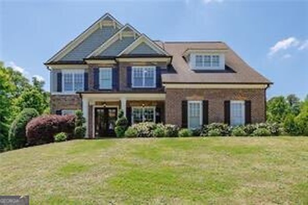 940 Lake Charles Drive, Roswell