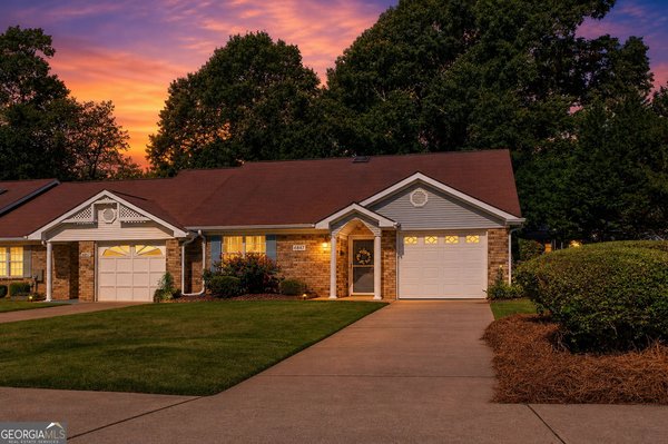 6847 Oak View Court Riverdale