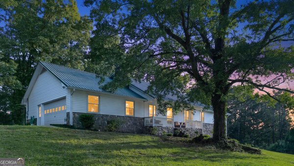 662 Highway 18, Barnesville