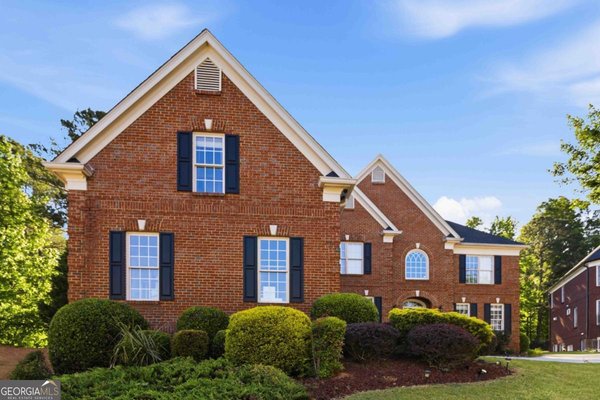 1121 Hiddenbrook Lane, Suwanee