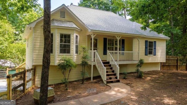 623 Peachtree Drive White
