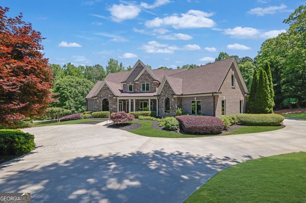 300 Edwards Brook Lane, Canton