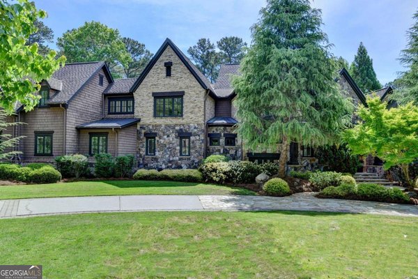 838 Middle Fork Trail, Suwanee