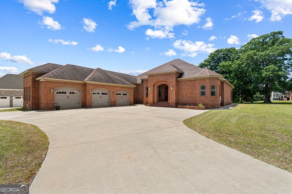 215 Little Hickory Drive, Lizella