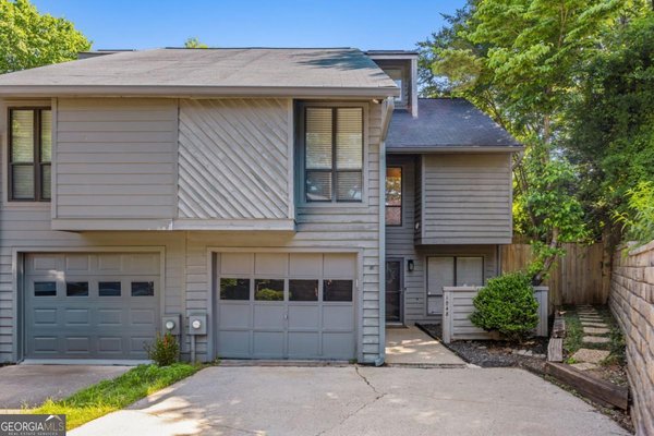 1048 Creatwood Circle, Smyrna