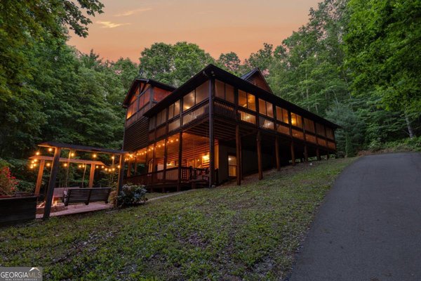 220 Solar Drive, Blue Ridge