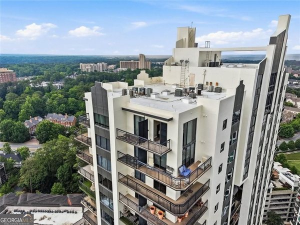 3481 Lakeside Drive Atlanta