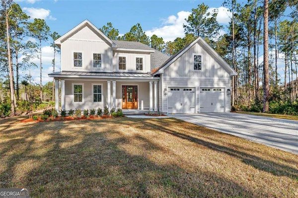 39 Oak Grove Court, Waverly