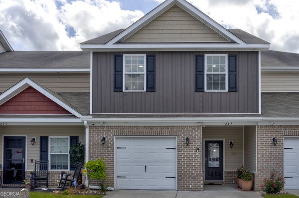 437 Governor Treutlen Circle Pooler