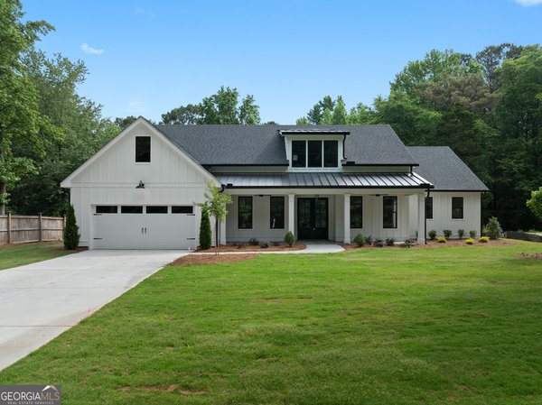 1728 Pucketts Drive, Lilburn
