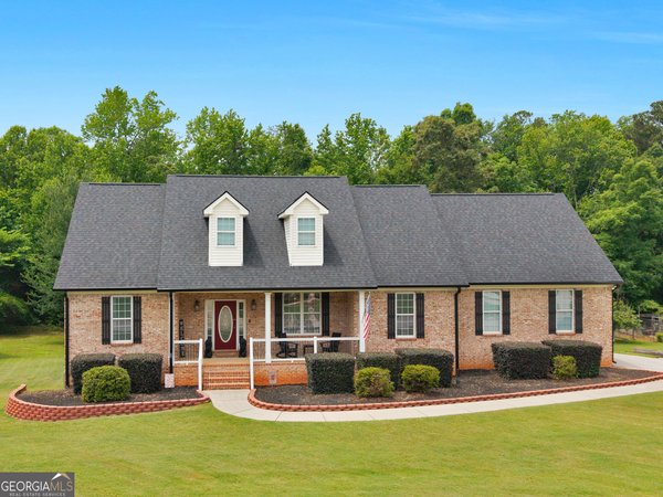 221 Hummingbird Court, Hampton