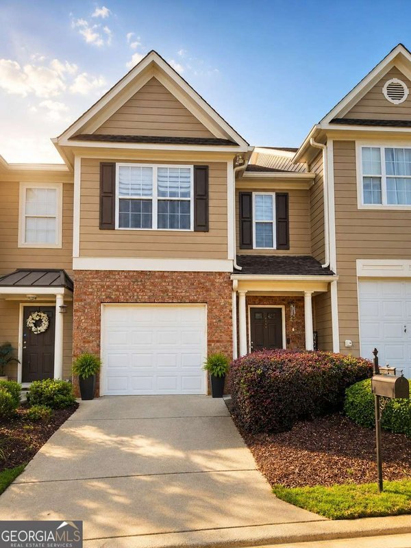 6311 Shoreview Circle, Flowery Branch