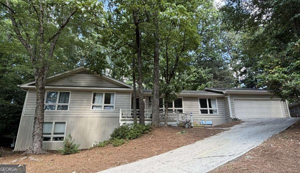 310 Clear Creek Court, Roswell