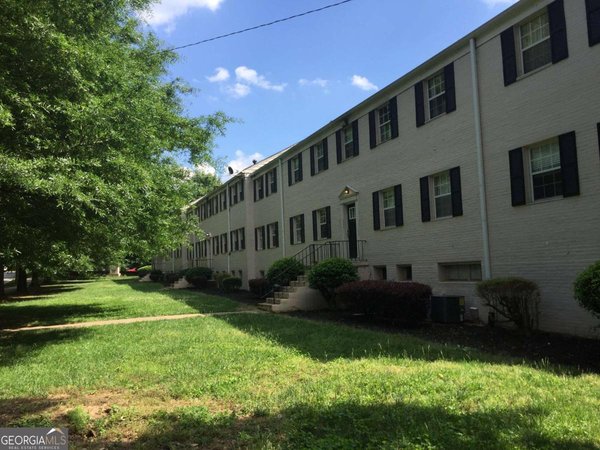 415 Willow Lane, Decatur