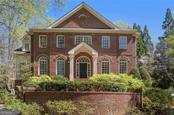 220 Sheridan Point Lane, Sandy Springs