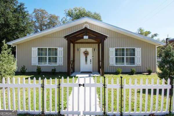 149 Main Street, Rocky Ford