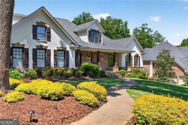 4960 Price Drive Suwanee