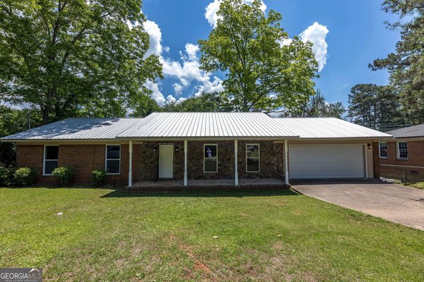 604 Pear Street, West Point