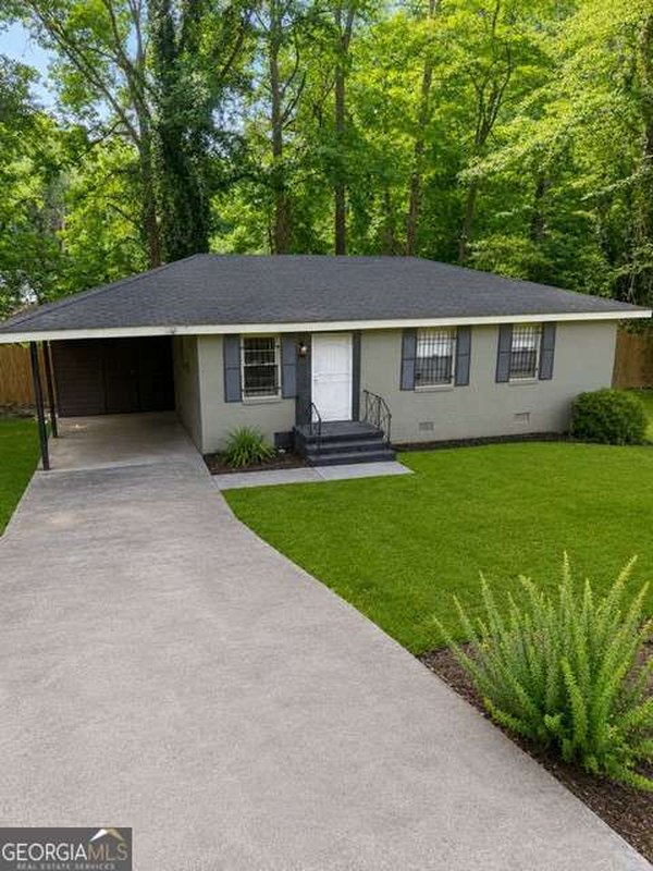3877 Stone Road, Atlanta