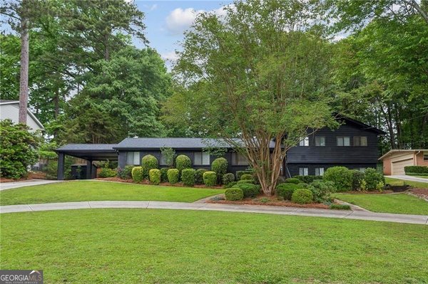 560 Spalding Drive, Atlanta