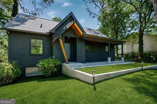 439 Oak Drive, Pine Lake