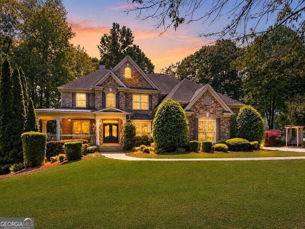 5640 Lake Oak Landing, Cumming