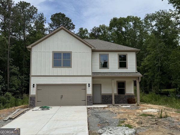 176 Country World Drive, Macon