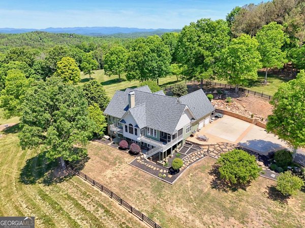 1193 Pine Log Road Warren