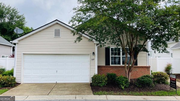 559 Oaks Drive, Woodstock