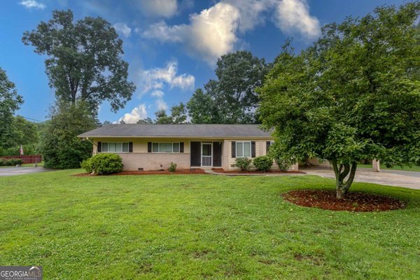 958 Gunter Circle, Lawrenceville