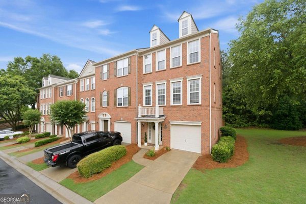 4011 Edgecomb Drive, Roswell