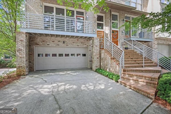1337 Peachtree View, Brookhaven