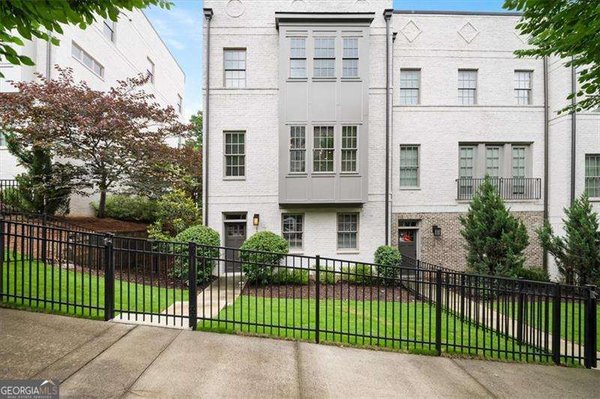 6083 Boylston Drive, Sandy Springs