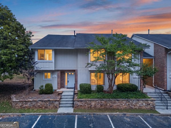 2240 Runnymead Ridge, Marietta