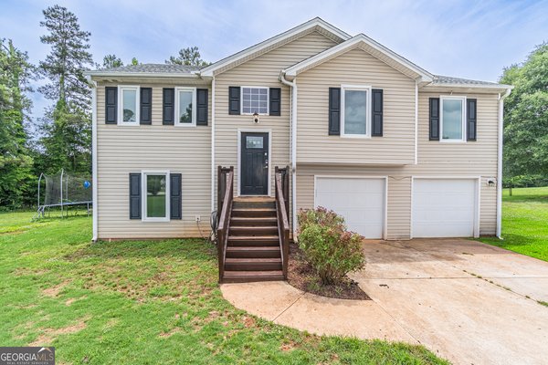 322 Royal Oaks Drive, Winder