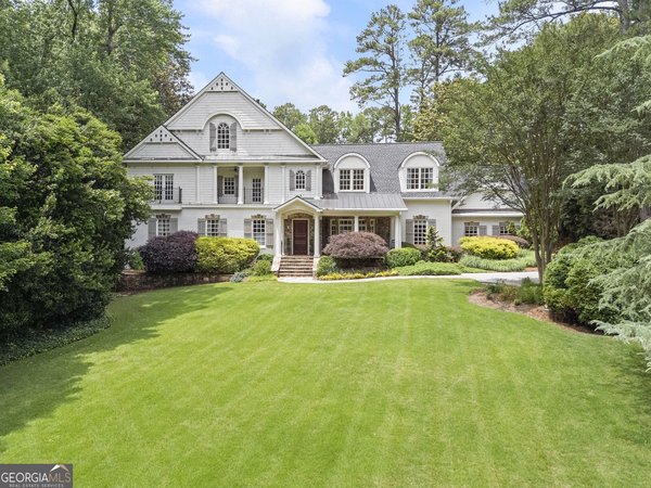 5290 London Drive, Atlanta