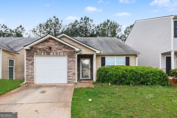 413 Erin Court, Villa Rica